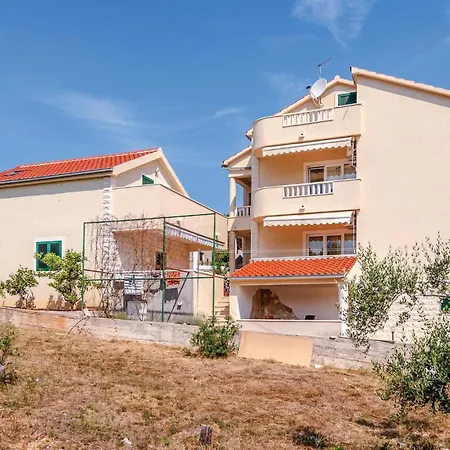 Nyaraló Three-bedroom In Sutivan