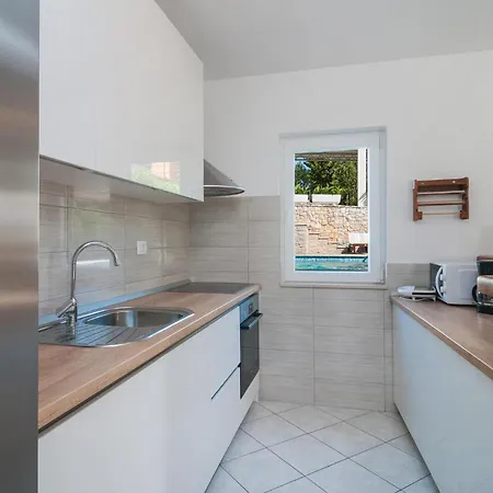 Holiday home In With Kitchen *